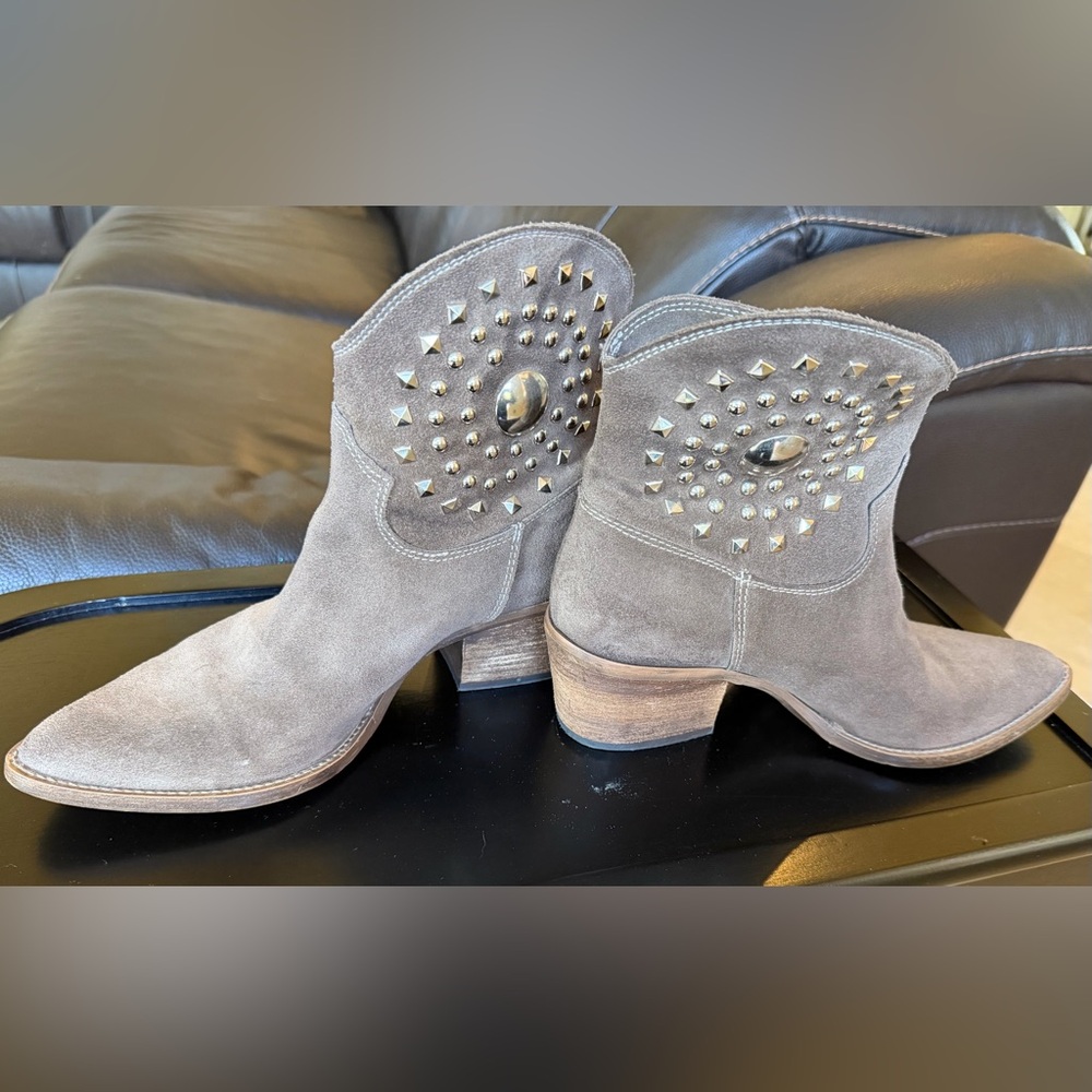 Leather Cowboy Boots. Made in Italy.
